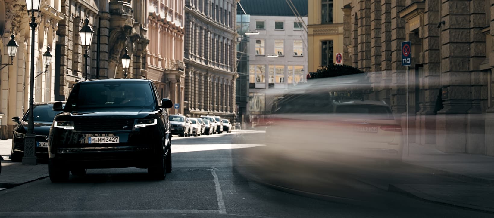 luxus-suv-mieten-range-rover-rosewood-muenchen-mosaik-motors