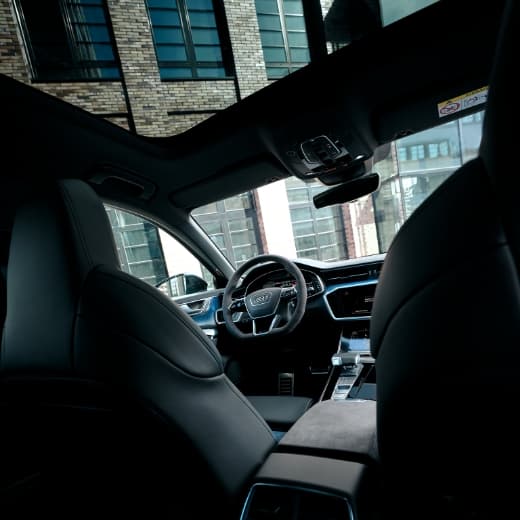 sportwagen-mieten-audi-rs6-performance-innenraum-mosaik-motors